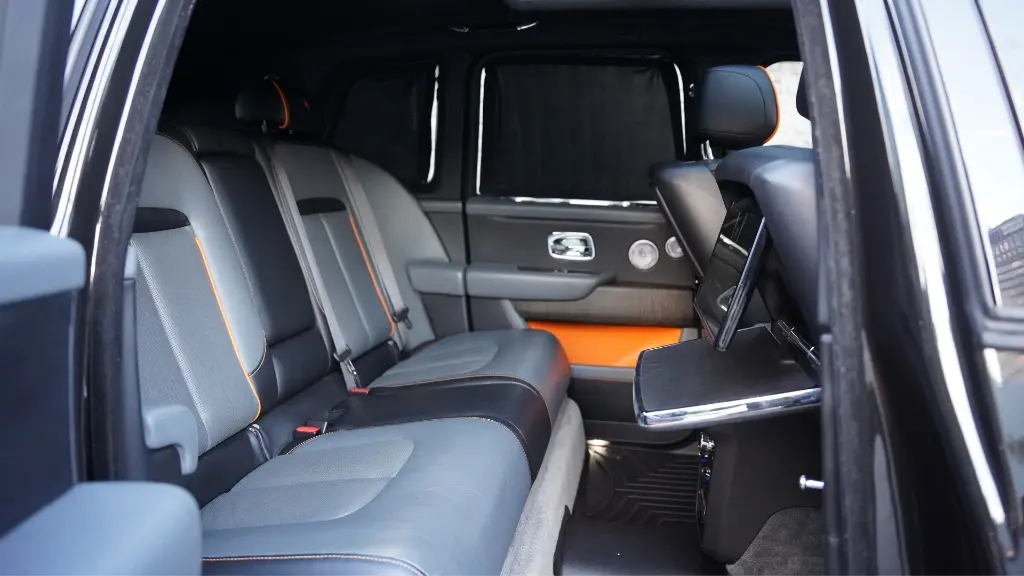 2019 Rolls-Royce Cullinan Base photo 3