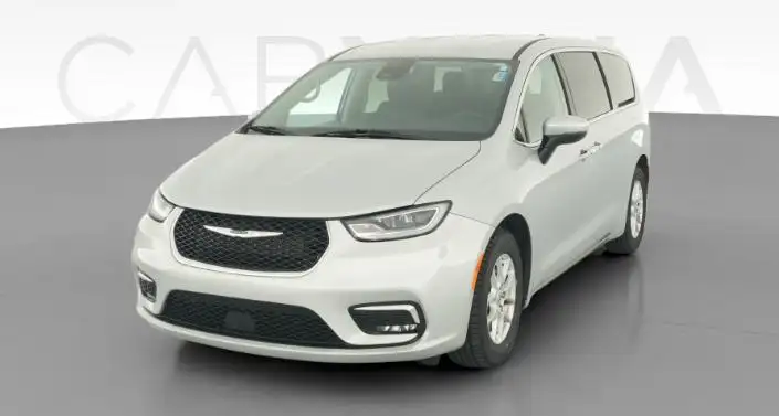 2023 Chrysler Pacifica Touring L's photo