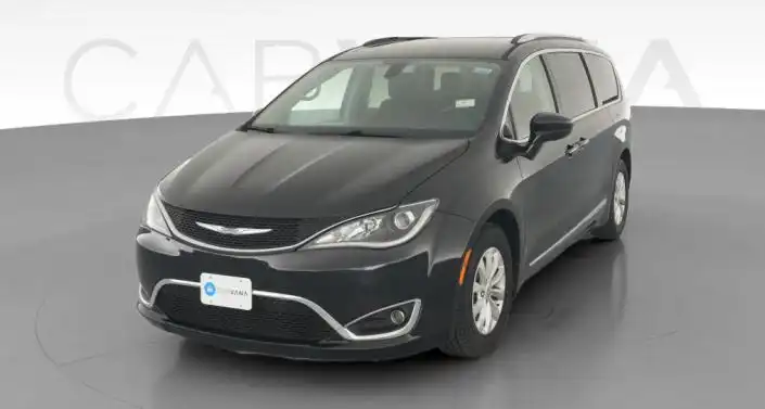 2019 Chrysler Pacifica Touring L's photo