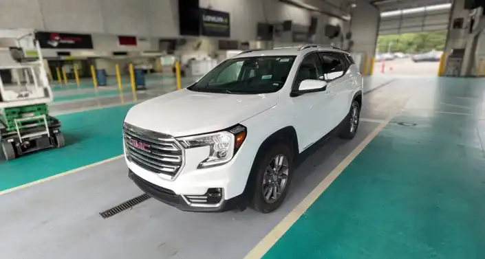 2024 GMC Terrain SLT FWD's photo