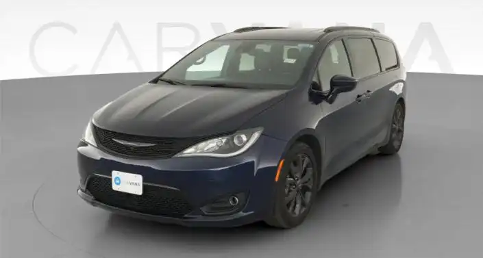 2019 Chrysler Pacifica Touring L Plus's photo