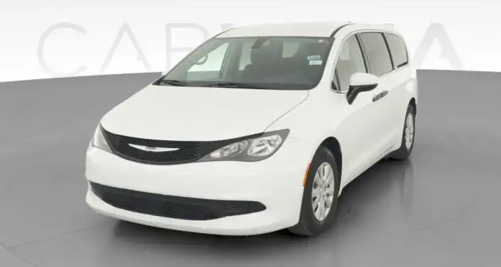 2021 Chrysler Voyager L's photo