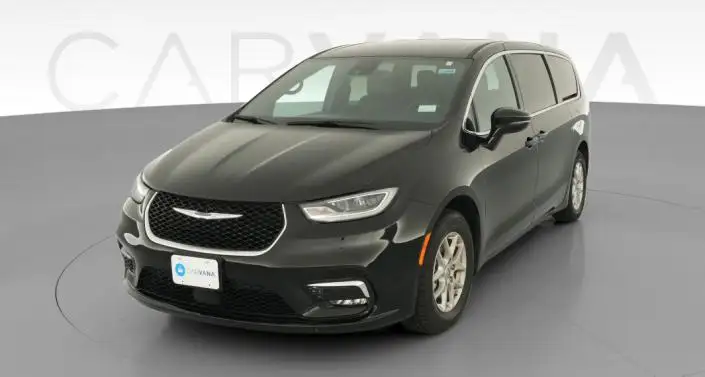 2025 Chrysler Pacifica Select's photo