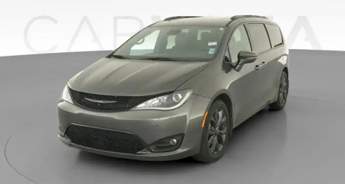 2019 Chrysler Pacifica Limited's photo
