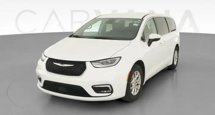 2023 Chrysler Pacifica Touring L's photo