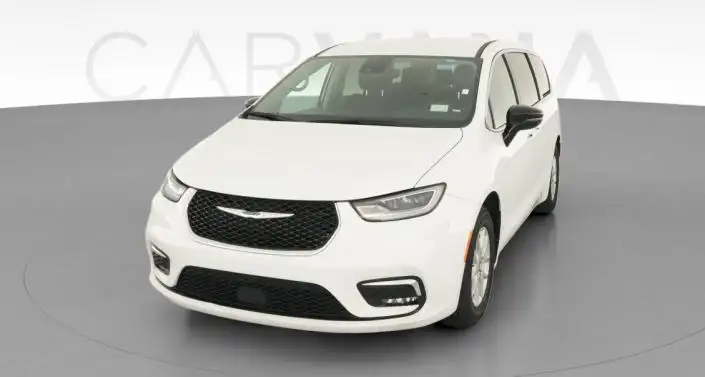 2024 Chrysler Pacifica Touring L's photo