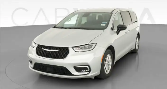 2024 Chrysler Pacifica Touring L's photo