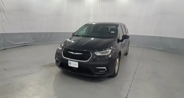 2024 Chrysler Pacifica Touring L's photo