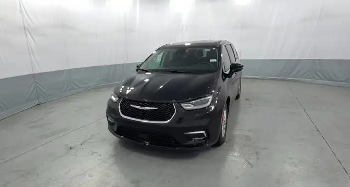 2024 Chrysler Pacifica Touring L's photo