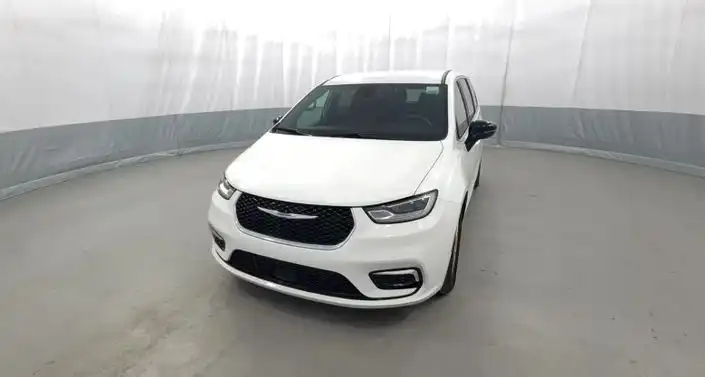 2026 Chrysler Pacifica Select's photo