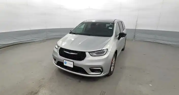 2024 Chrysler Pacifica Touring L's photo