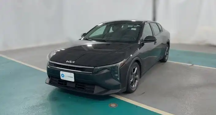 2025 Kia K4 LXS Auto's photo