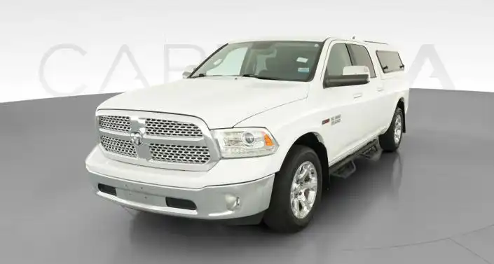 2018 RAM 1500 Laramie 4WD Crew Cab 6'4's photo