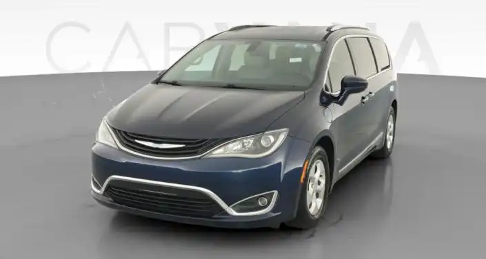 2018 Chrysler Pacifica Hybrid Touring L's photo