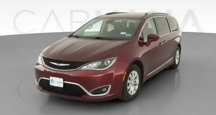 2018 Chrysler Pacifica Touring L Plus's photo