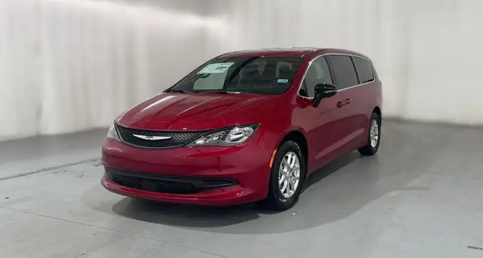 2027 Chrysler Voyager LX's photo