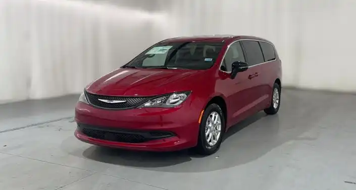 2027 Chrysler Voyager LX's photo