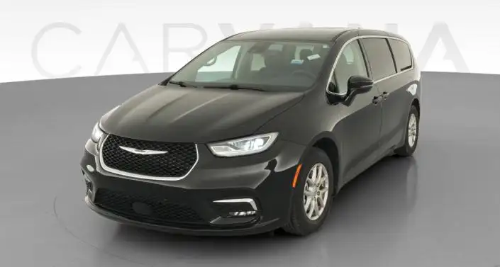 2024 Chrysler Pacifica Touring L's photo