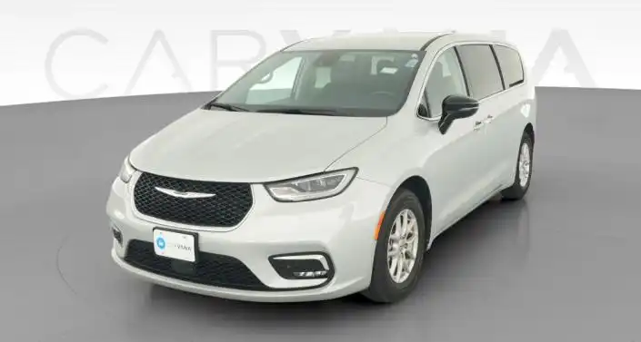 2024 Chrysler Pacifica Touring L's photo