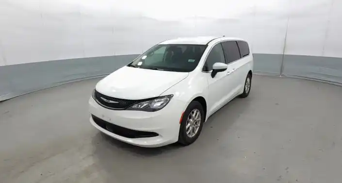 2023 Chrysler Voyager LX's photo