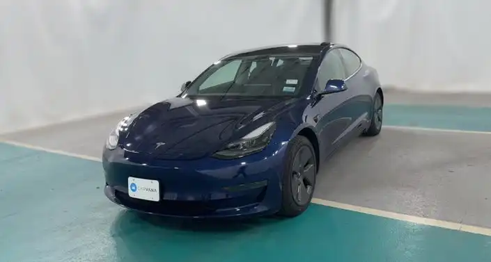 2022 Tesla Model 3 Standard Range Plus's photo