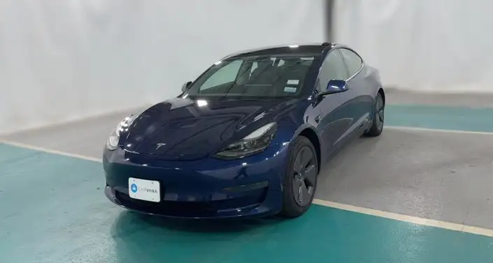 2022 Tesla Model 3 Standard Range Plus's photo