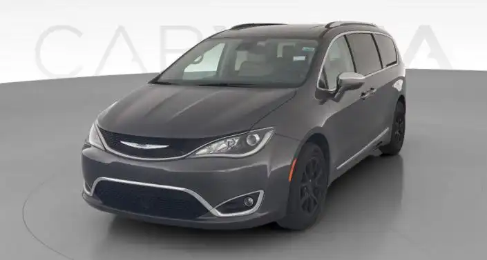 2019 Chrysler Pacifica Limited's photo
