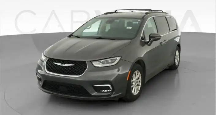 2022 Chrysler Pacifica Touring L's photo
