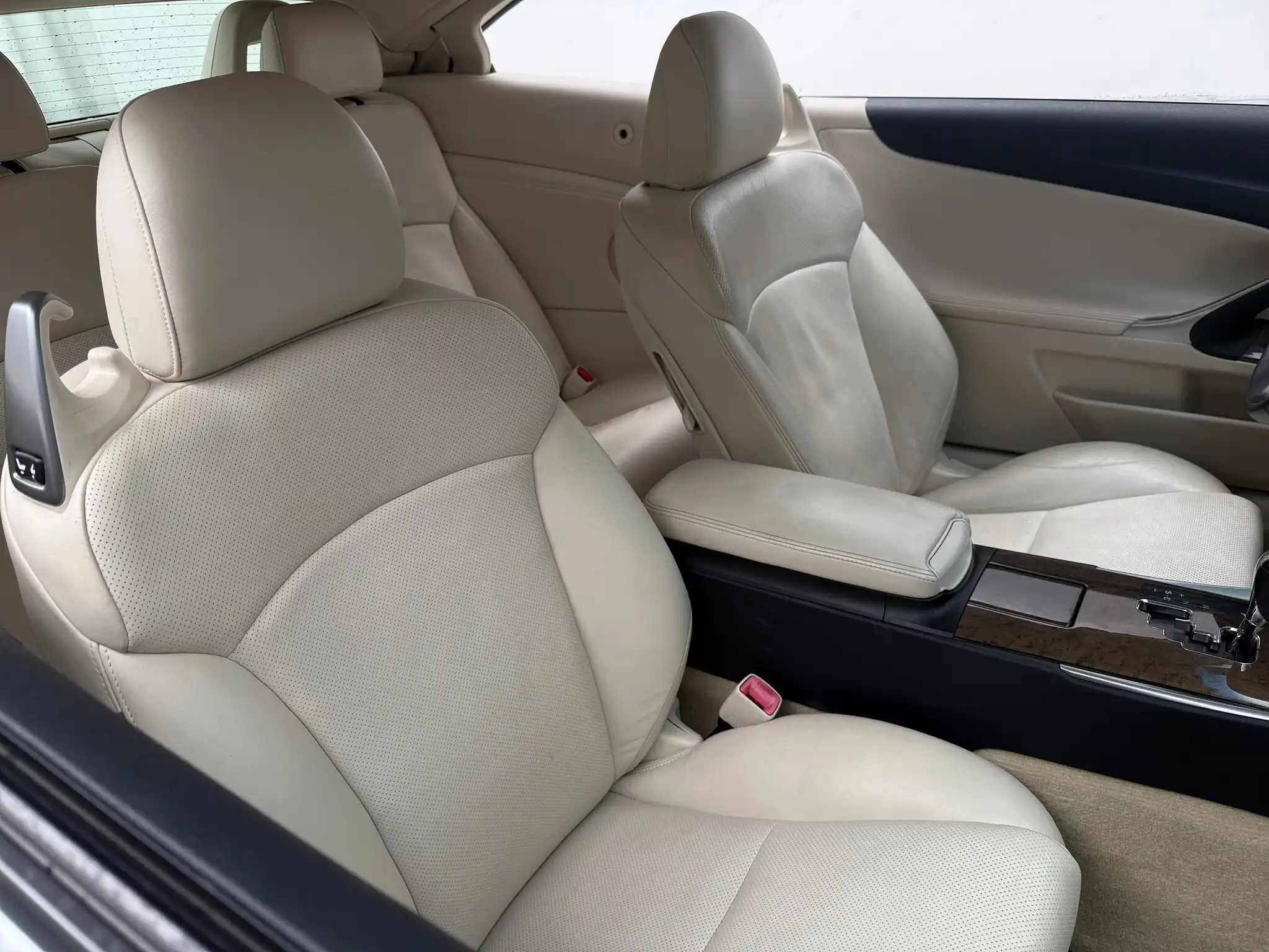 2010 Lexus IS 350 350C's photo