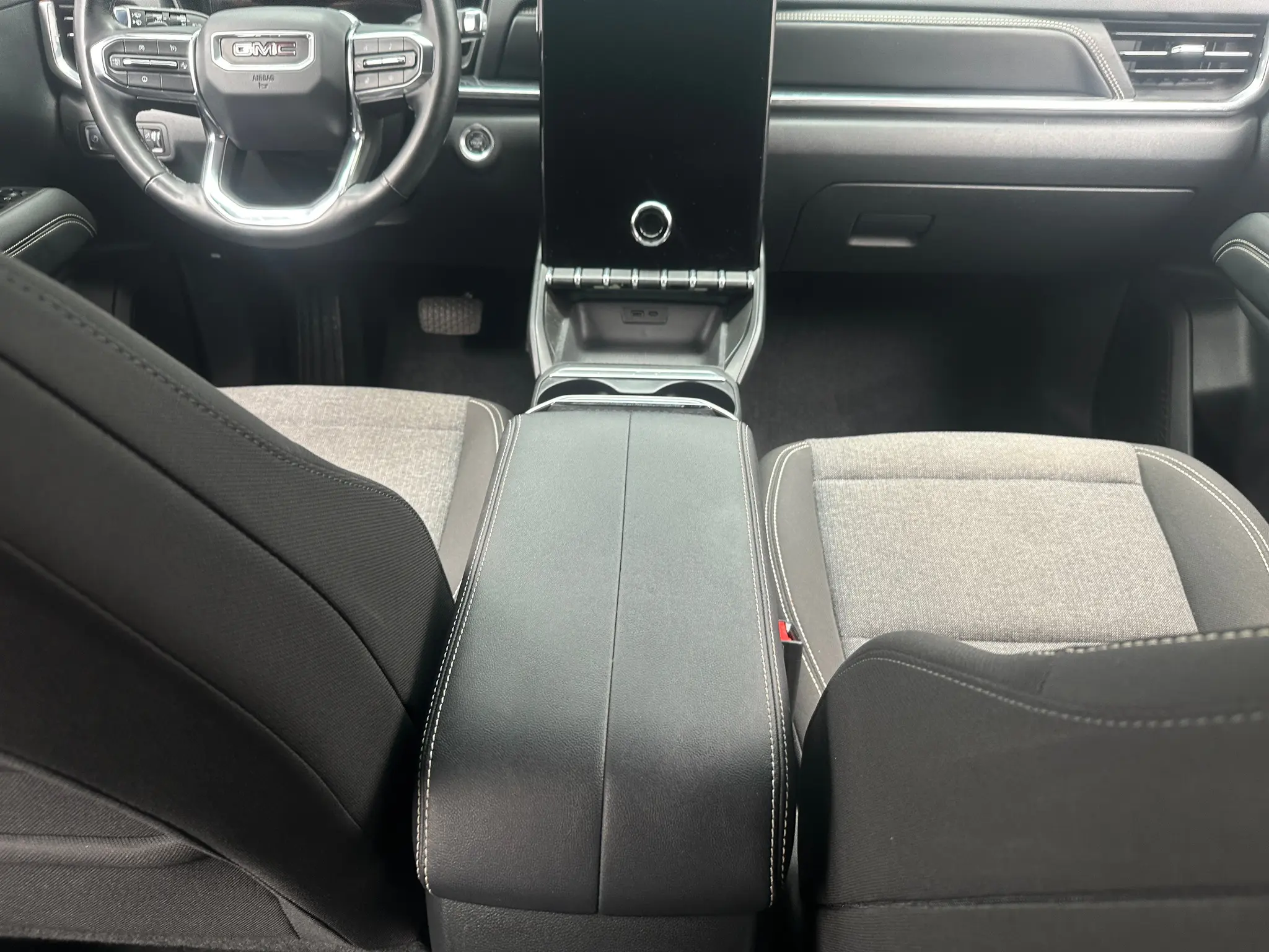 2025 GMC Terrain Elevation AWD photo 3