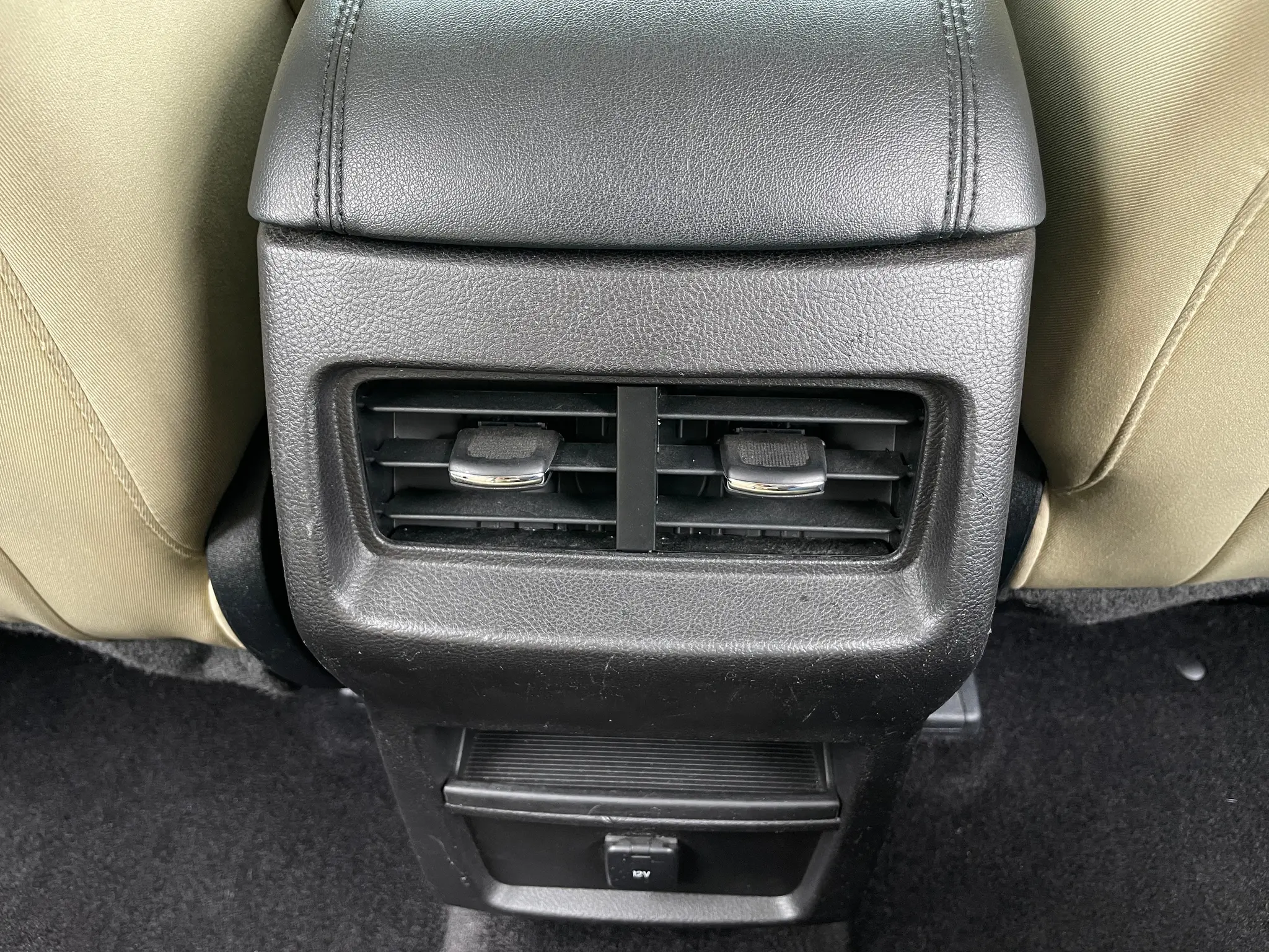 2016 Ford Edge SE photo 3