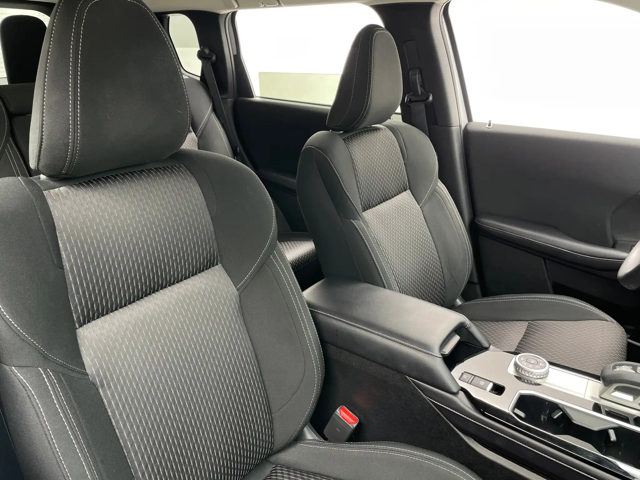 2025 Mitsubishi Outlander ES S-AWC's photo