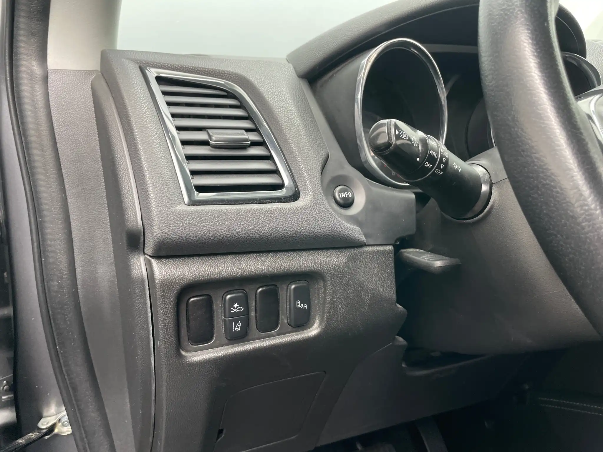 2020 Mitsubishi Outlander Sport 2.0 SE AWC CVT's photo
