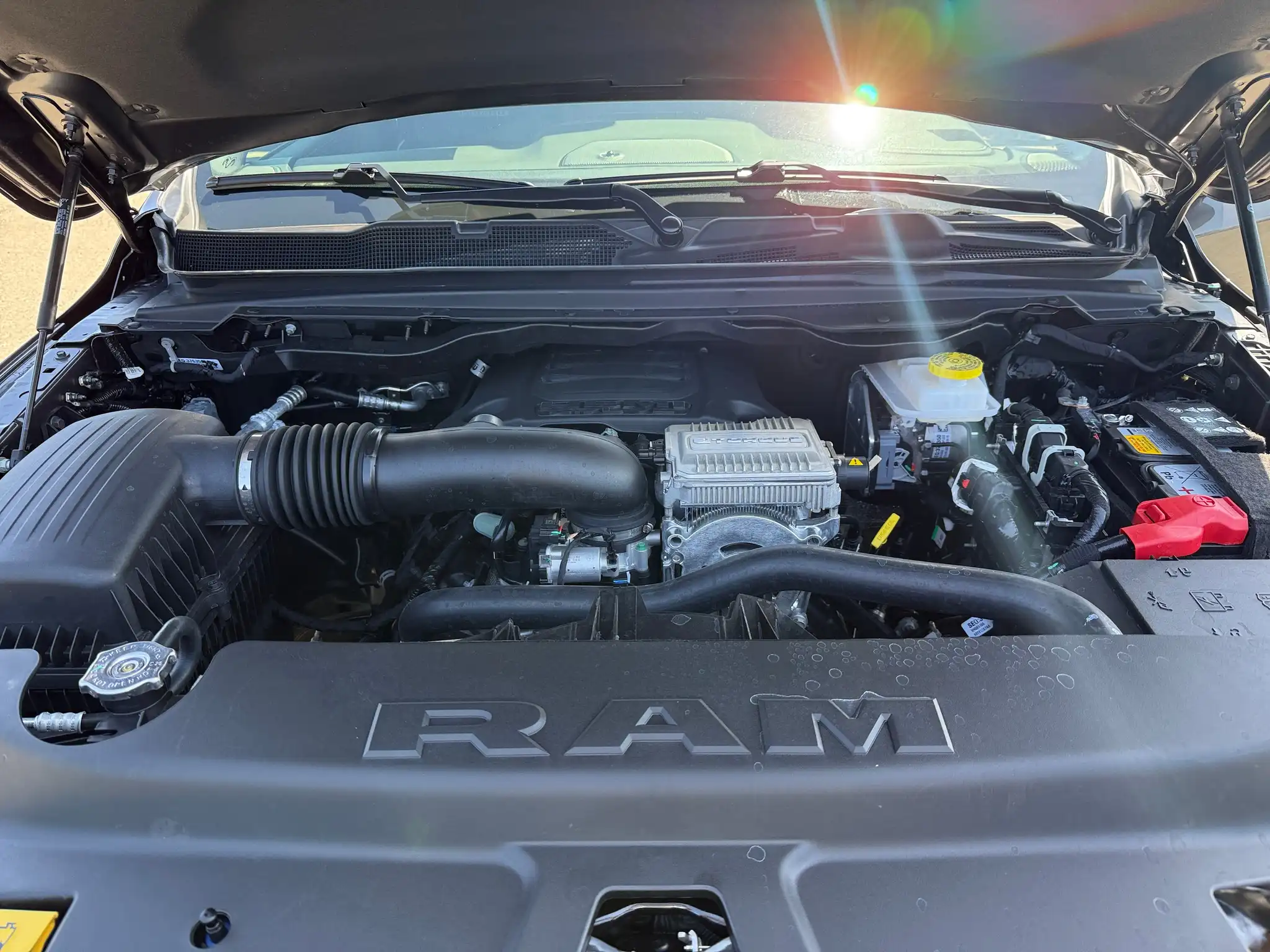 2027 RAM 1500 Laramie 4WD Crew Cab 5'7's photo