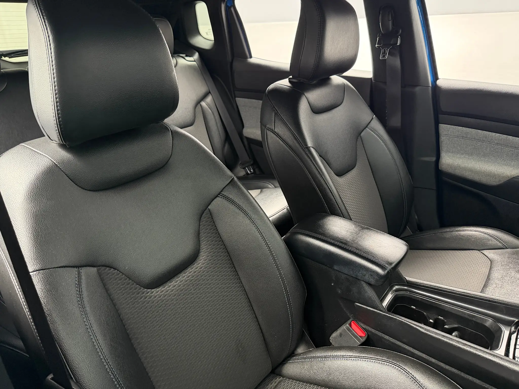 2024 Jeep Compass Latitude 4WD photo 1