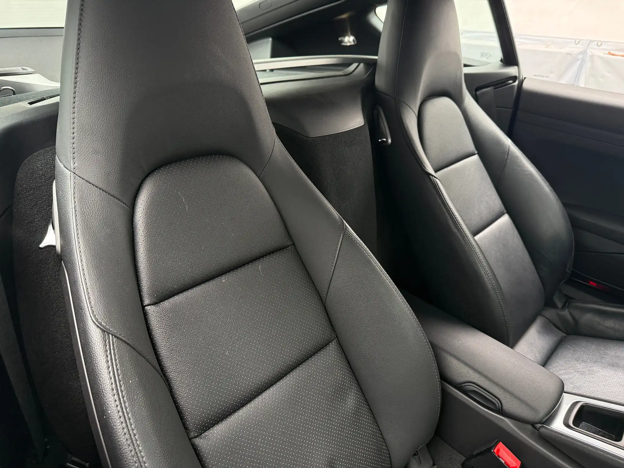 2016 Porsche Cayman Base's photo