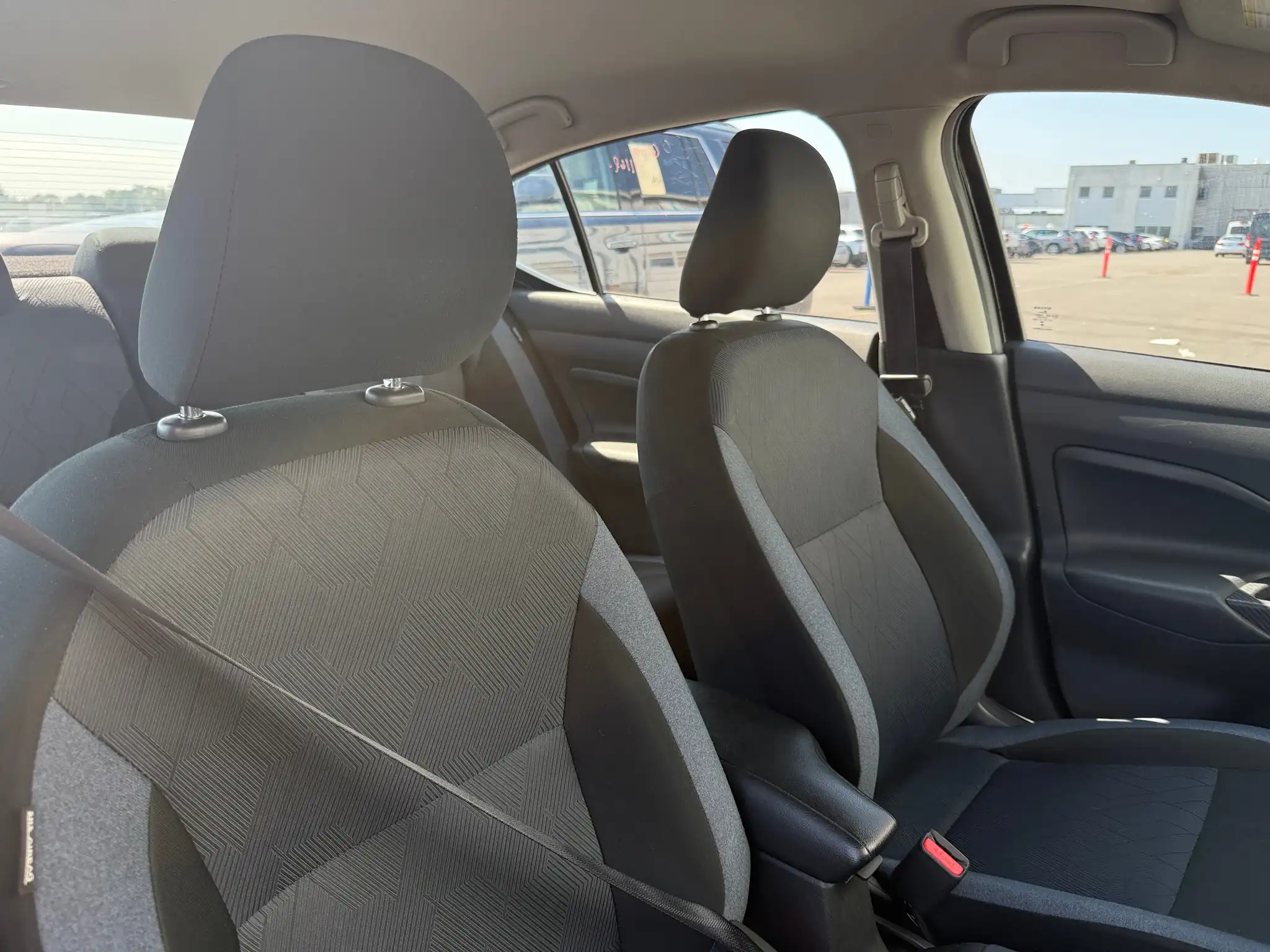 2025 Nissan Versa 1.6 SV CVT's photo