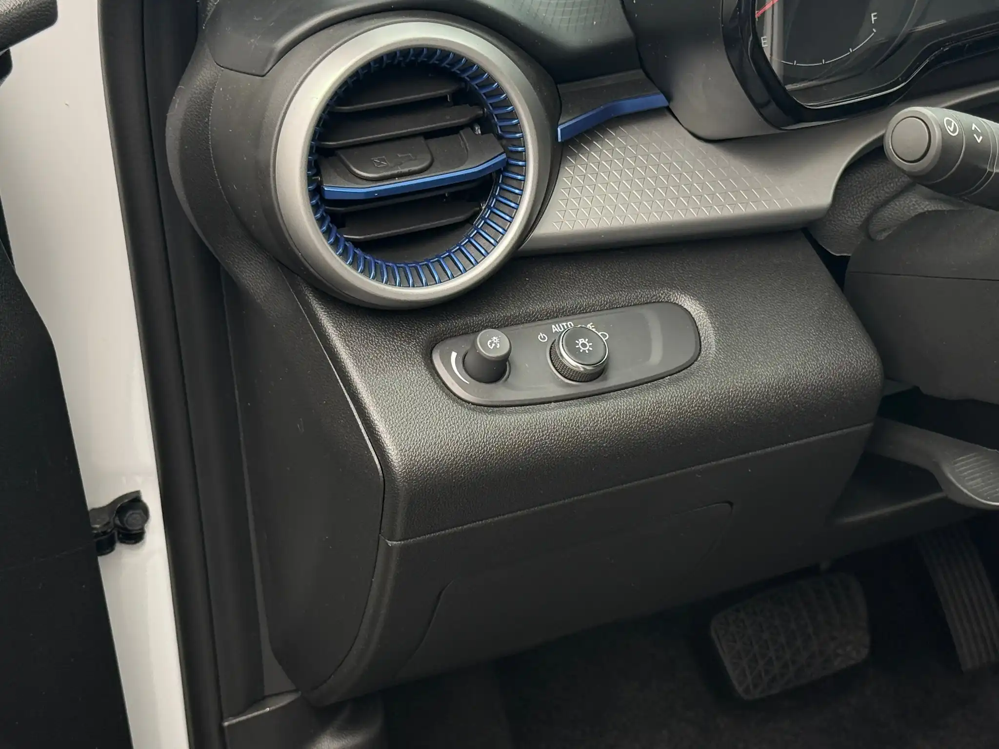 2024 Chevrolet Trax LS's photo