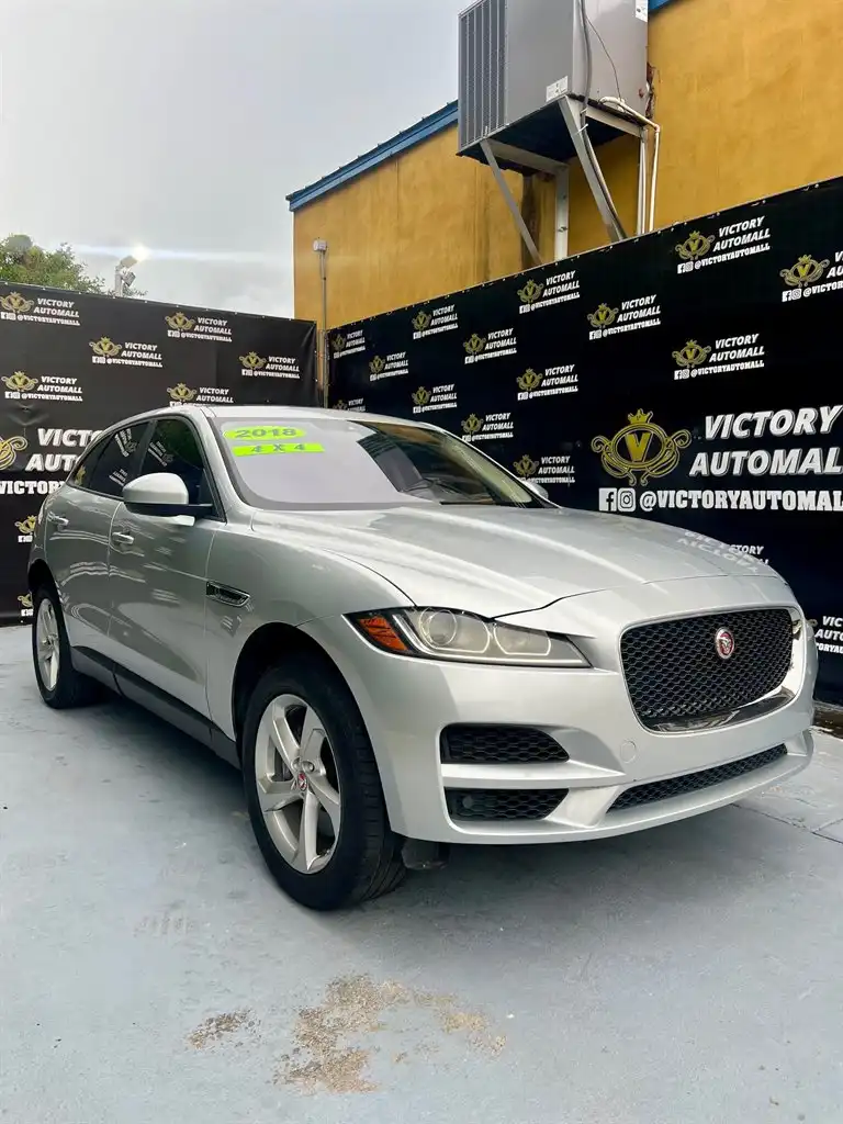 2018 Jaguar F-PACE 30t Premium AWD's photo