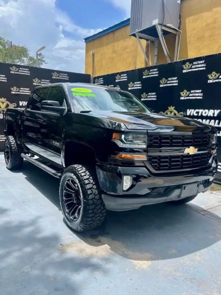 2017 Chevrolet Silverado 1500 LT Crew Cab Standard Box's photo