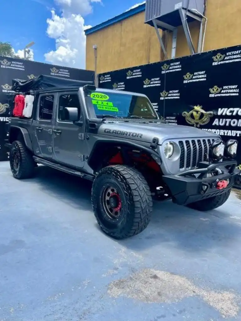 2020 Jeep Gladiator Sport S's photo
