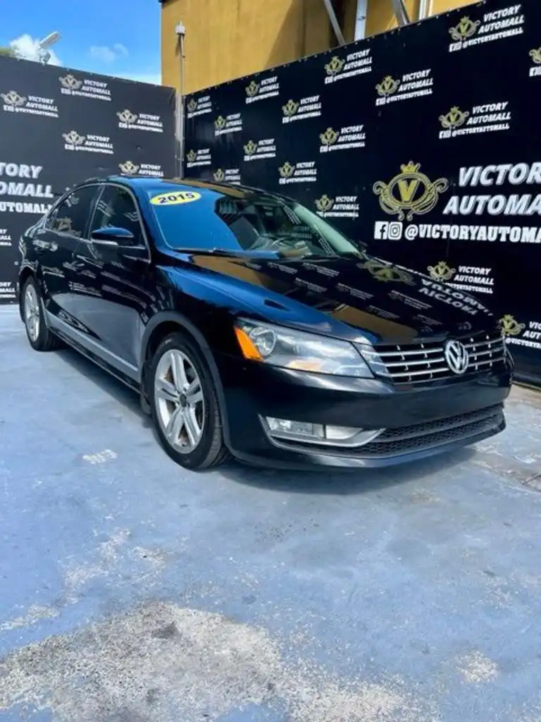 2015 Volkswagen Passat 1.8T SE with Sunroof and Navigation Auto PZEV's photo