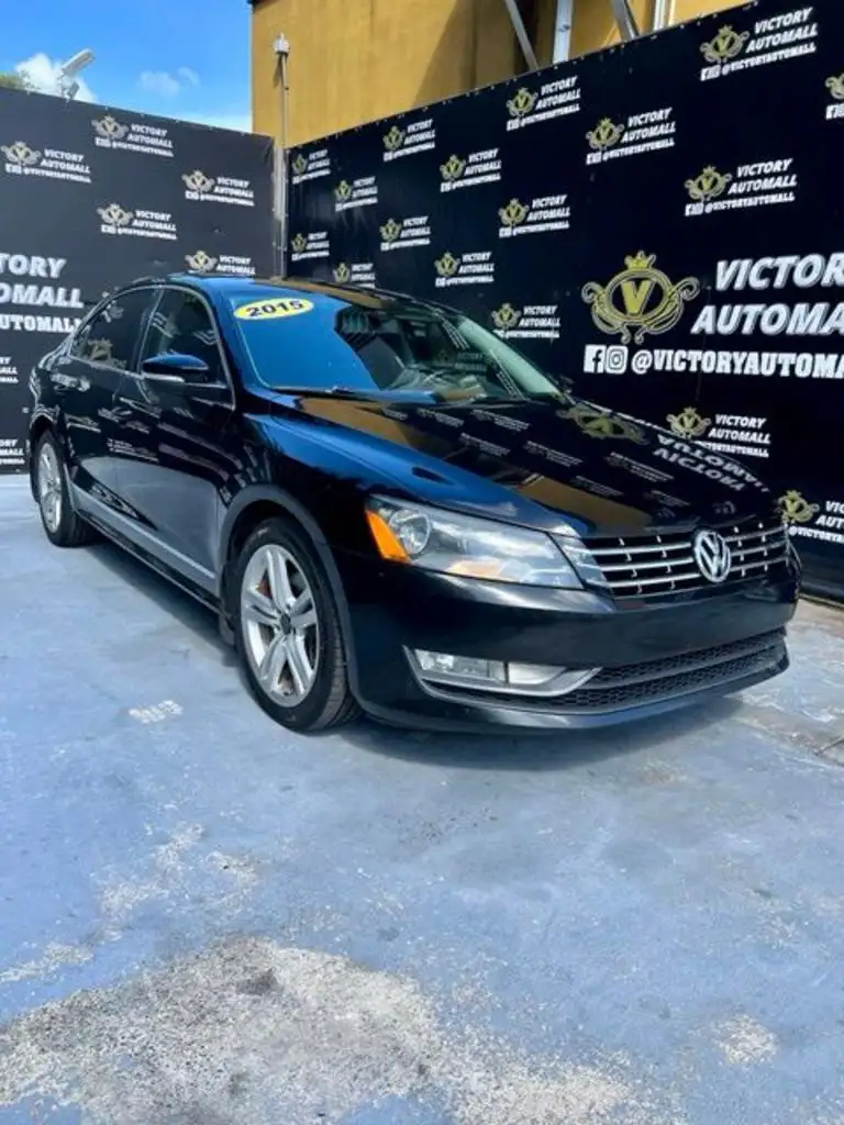 2015 Volkswagen Passat 1.8T SE with Sunroof and Navigation Auto PZEV's photo