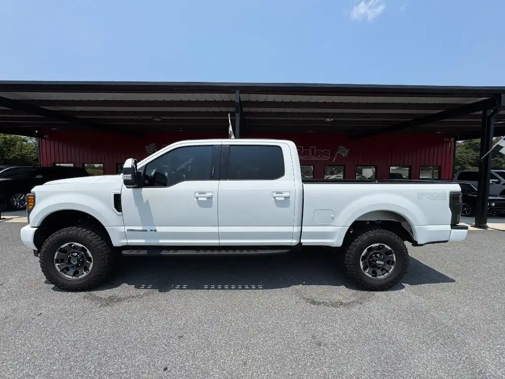 2019 Ford F-250 Lariat 4x4 Crew Cab 8' Box's photo