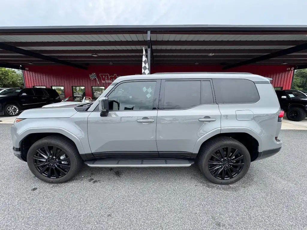 2025 Lexus GX 460 550 Luxury's photo