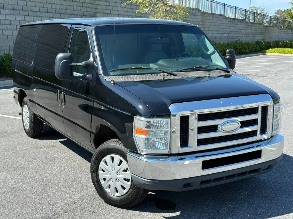 2014 Ford E-Series E-150 Van photo 5