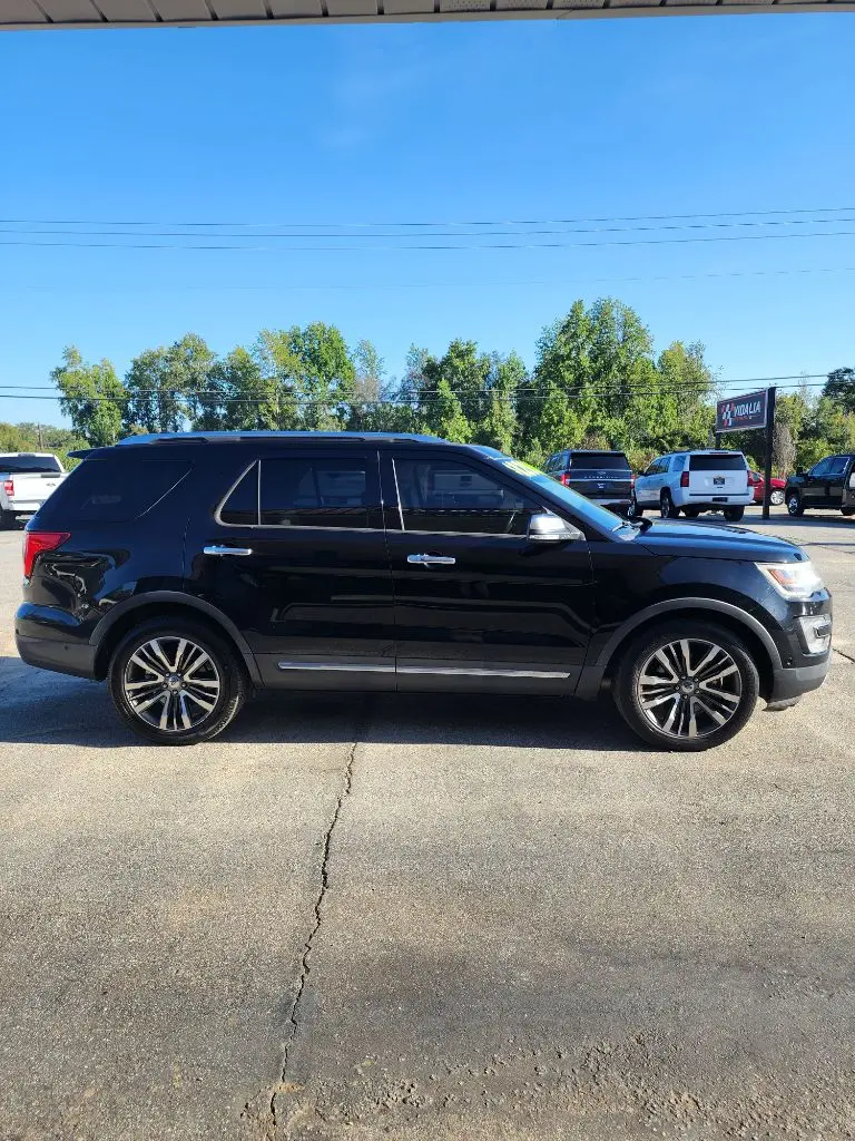 2017 Ford Explorer Platinum 4WD photo 5