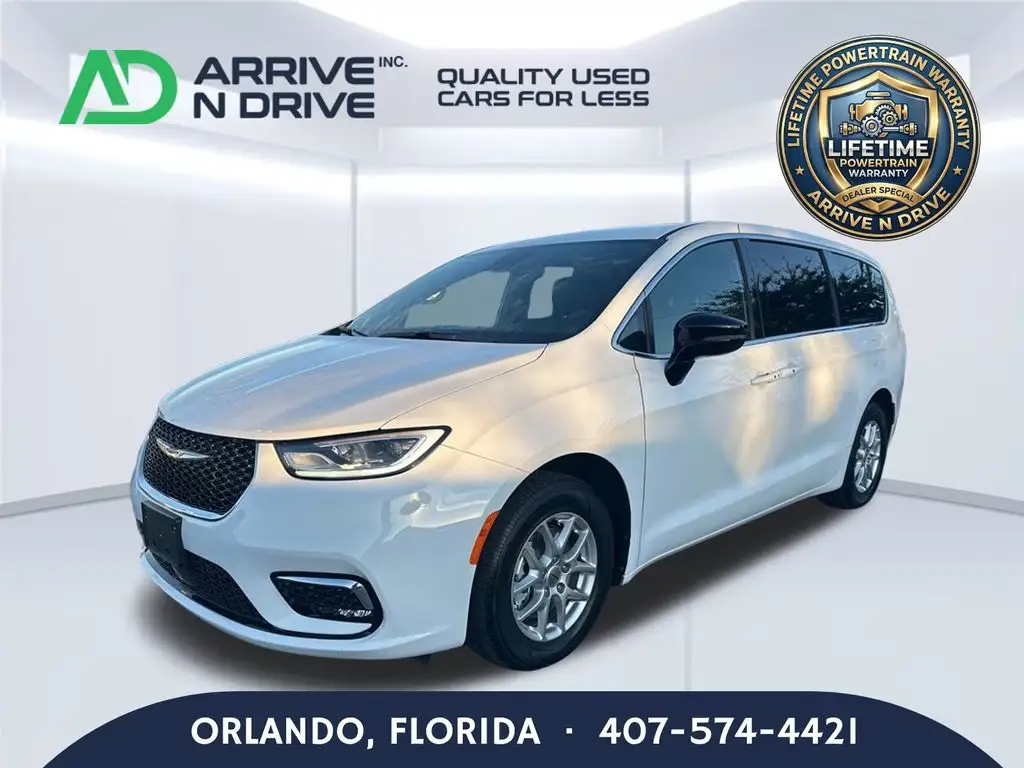 2025 Chrysler Pacifica Select photo 1