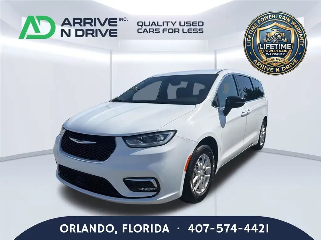 2025 Chrysler Pacifica Select photo 1