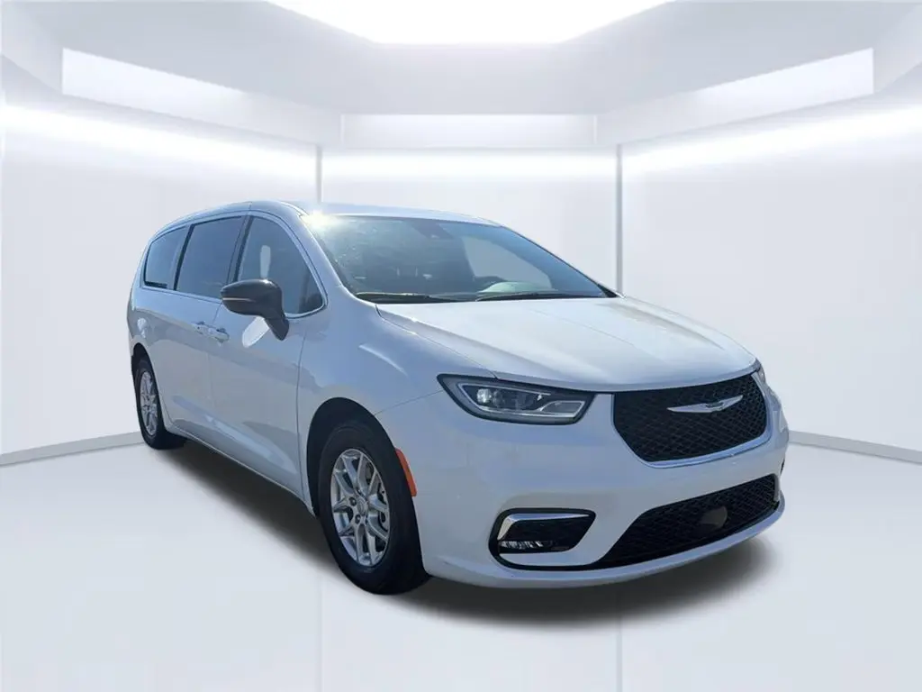 2025 Chrysler Pacifica Select photo 3